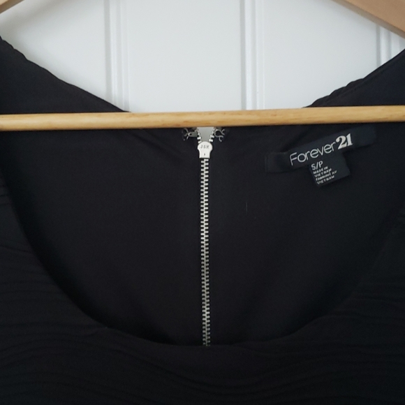 Forever 21 Fitted Black Dress - Picture 3 of 5